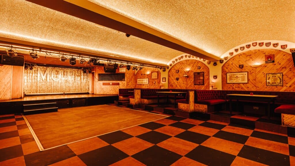 Il Moth Club di Londra lancia un evento di raccolta fondi contro la minaccia di chiusura