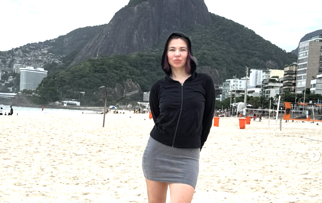 Nina Kraviz ritratta durante il progetto Sem Amor.