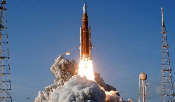 Artemis II Ritorno dell’uomo sulla Luna: la capsula Orion è in orbita terrestre, test superati e missione NASA pronta al viaggio verso lo spazio profondo.